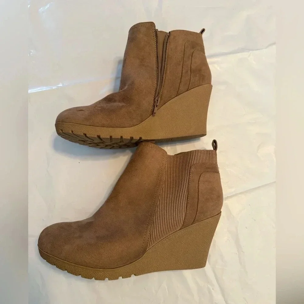 Mia Suede Wedge Heal Ankle Boot Size 9.5